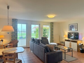 Unclassified image, 2 of 22, button