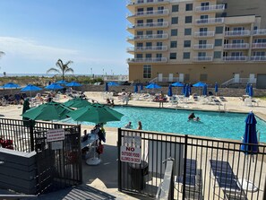 Sisäuima-allas, ulkouima-allas