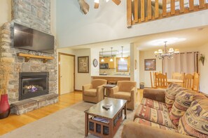 Smart TV, fireplace