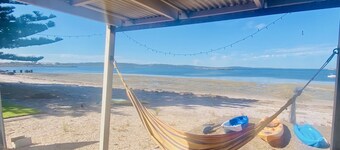 10 Palms - Waterfront shack at peaceful Dutton Bay West, 5 mins to Farm Beach!