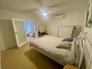 3 soveværelser, pengeskab på værelset