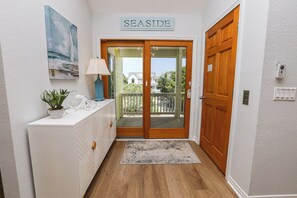 Interior - Lucky Duck - Magnificent oceanside home with pool, game room, elevator, steps to beach (Duck)