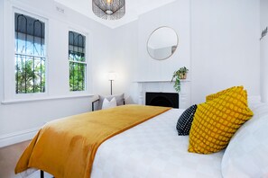 2 sovrum, skrivbord, strykjärn/strykbräda och wi-fi