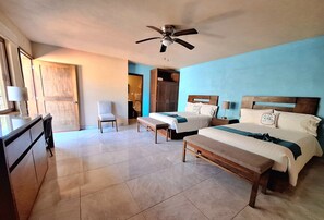 Standard Double Room | Meja, ruang kerja komputer riba, Wi-fi percuma, cadar katil 