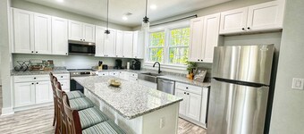 Seabrook Coastal Cottage - Beaufort and Parris Island