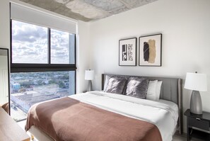 2 bedrooms, iron/ironing board, WiFi, bed sheets - Wonderful Wynwood 2BR w/ Gym & Roof Pool, nr Shops, by Blueground (Miami)