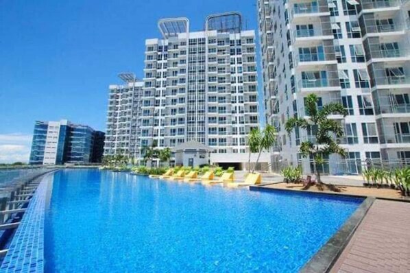 4 piscinas al aire libre