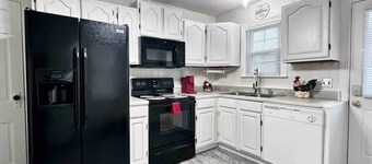 Experience Rustic Charm: Stay at Trestle Creeks Original Farmhouse with Vrbo!