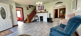 Experience Rustic Charm: Stay at Trestle Creeks Original Farmhouse with Vrbo!