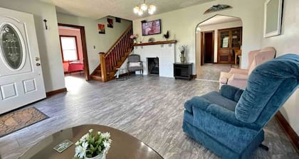 Experience Rustic Charm: Stay at Trestle Creeks Original Farmhouse with Vrbo!