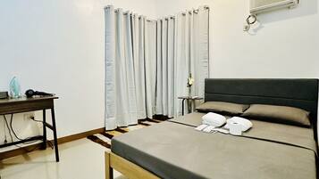 3 dormitoris, escriptori, planxa i posts de planxar i wifi