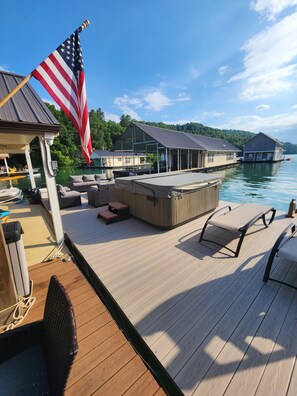 Terrace/patio - Heavenly Hideaway Floating Cabin with a **HOT TUB** Norris Lake, Whitman Hollow (LaFollette)