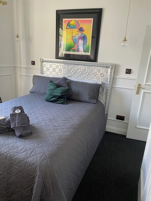 3 bedrooms, iron/ironing board, travel crib, WiFi - Juniper Corner-Hunter Valley-A step back in time! (Cessnock)