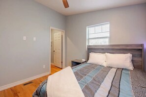 2 chambres, fer et planche à repasser, Wi-Fi gratuit, draps fournis