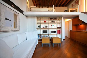TV - Loft Style Apartment in San Trovaso Dorsoduro District (Venecia)