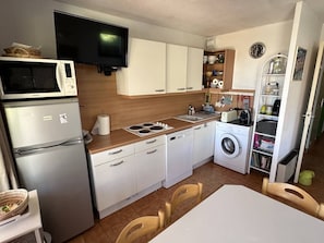 Fridge, microwave, dishwasher, toaster