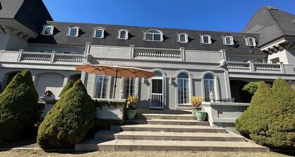 Chateau Herbe ~ Rosalind Carriage House beautiful 1 bedroom Apartment