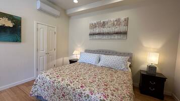 1 bedroom, desk, WiFi, bed sheets