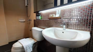 Standard Double with Pool View | Baño