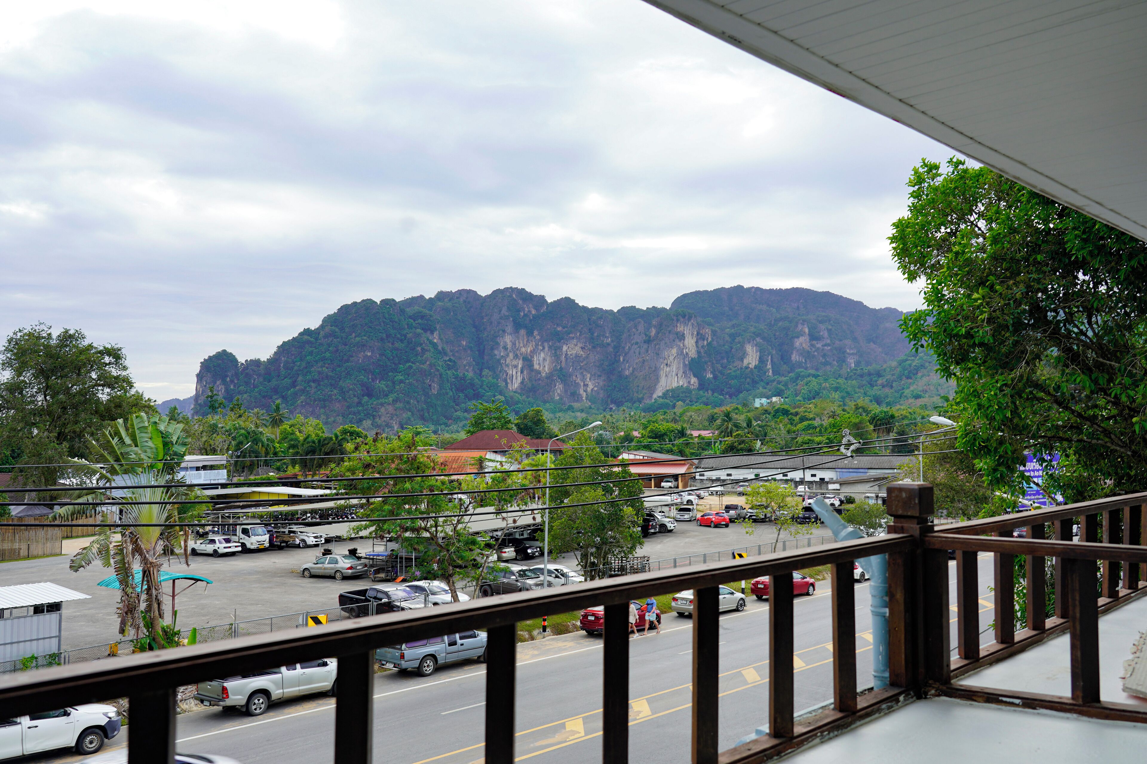 Blackout curtains, free WiFi