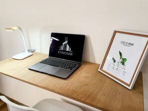 Interior - [Minimal Design Suite] 4min of Center + Free parking (Cuenca)