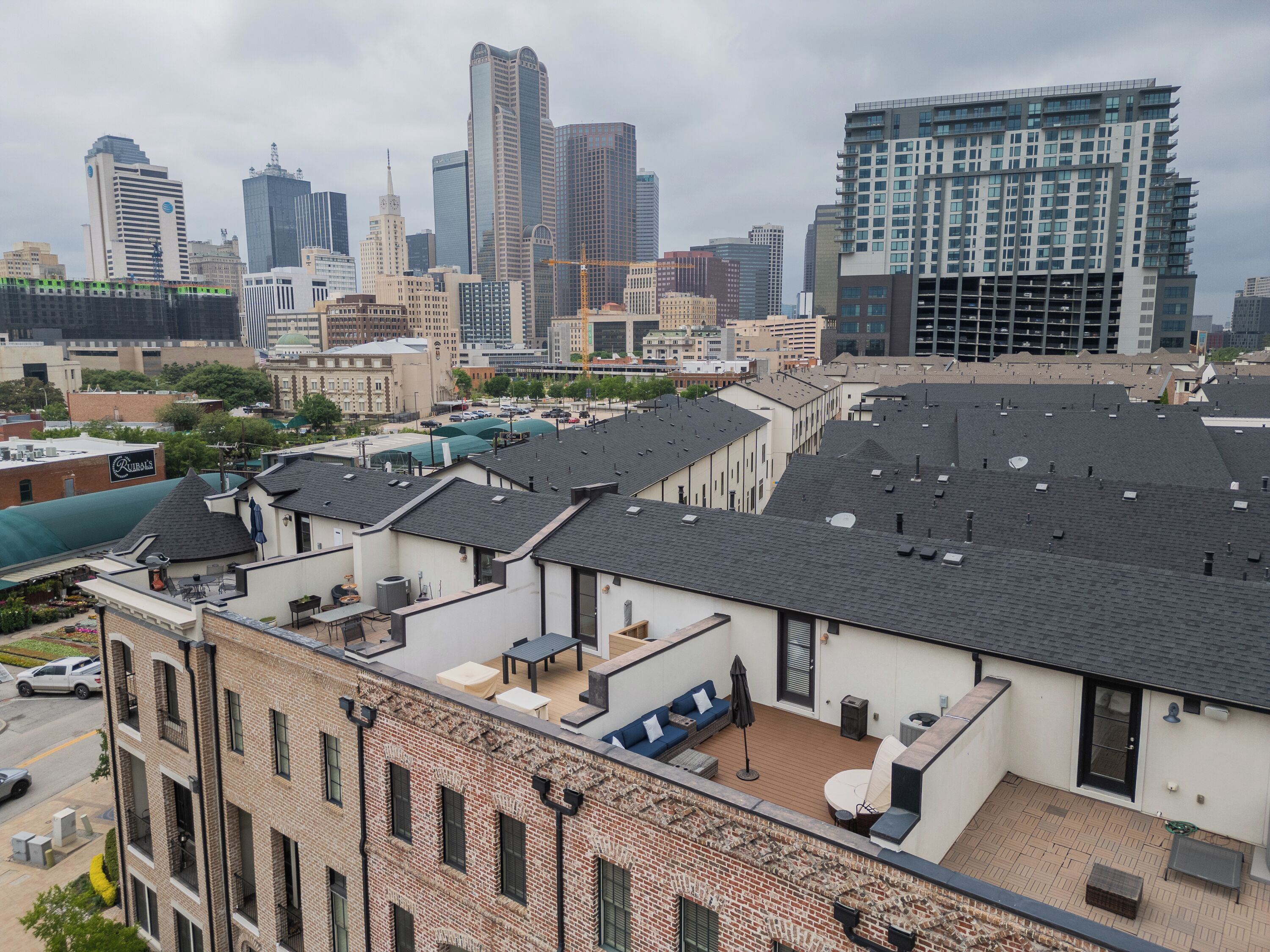 City View Rooftop Patios/Pool/Garage