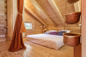 1 slaapkamer, een strijkplank/strijkijzer, reisbedje, gratis wifi
