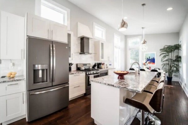 Microwave, oven, stovetop, coffee/tea maker