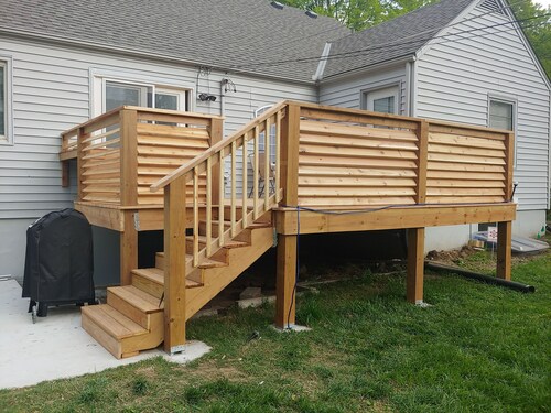2-bedrm lower level pvt apt w/full kitchen & only 12 mi / 21 km from KC Stadium