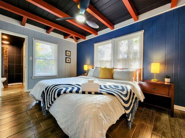 3 bedrooms, desk, iron/ironing board, WiFi