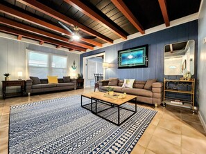 Smart TV - Private Pool! Walk to Siesta Key Beach & Village! (Siesta Key)