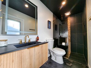 Eco-friendly toiletries, hair dryer - Private Pool! Walk to Siesta Key Beach & Village! (Siesta Key)