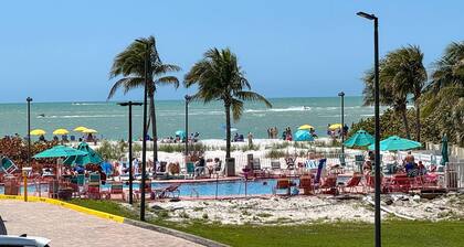 Leave Your Worries Behind! Premier Beachfront Resort. Pools, Hot Tubs, Beachfront Tiki Bar, Cafe.