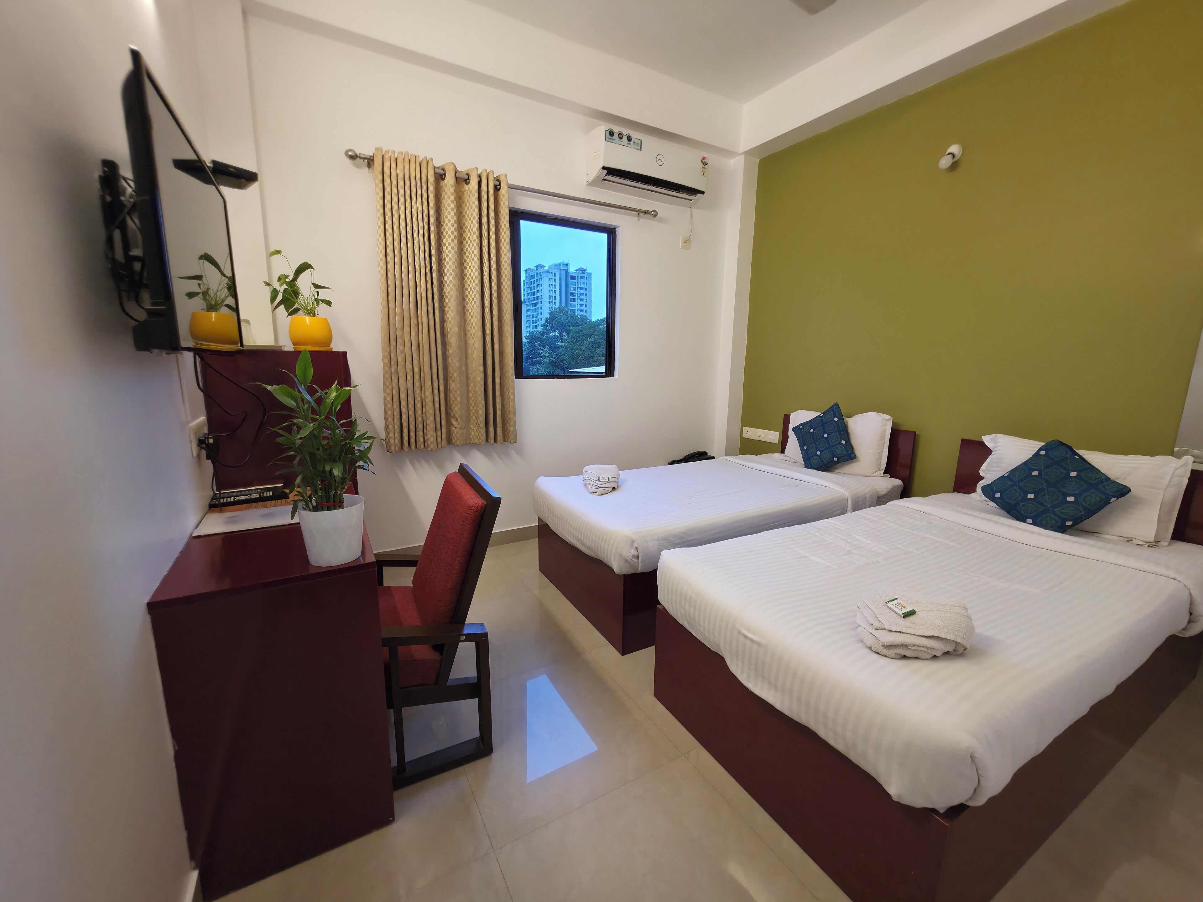 Deluxe Twin Room | Egyptian cotton sheets, premium bedding, down duvets, memory-foam beds