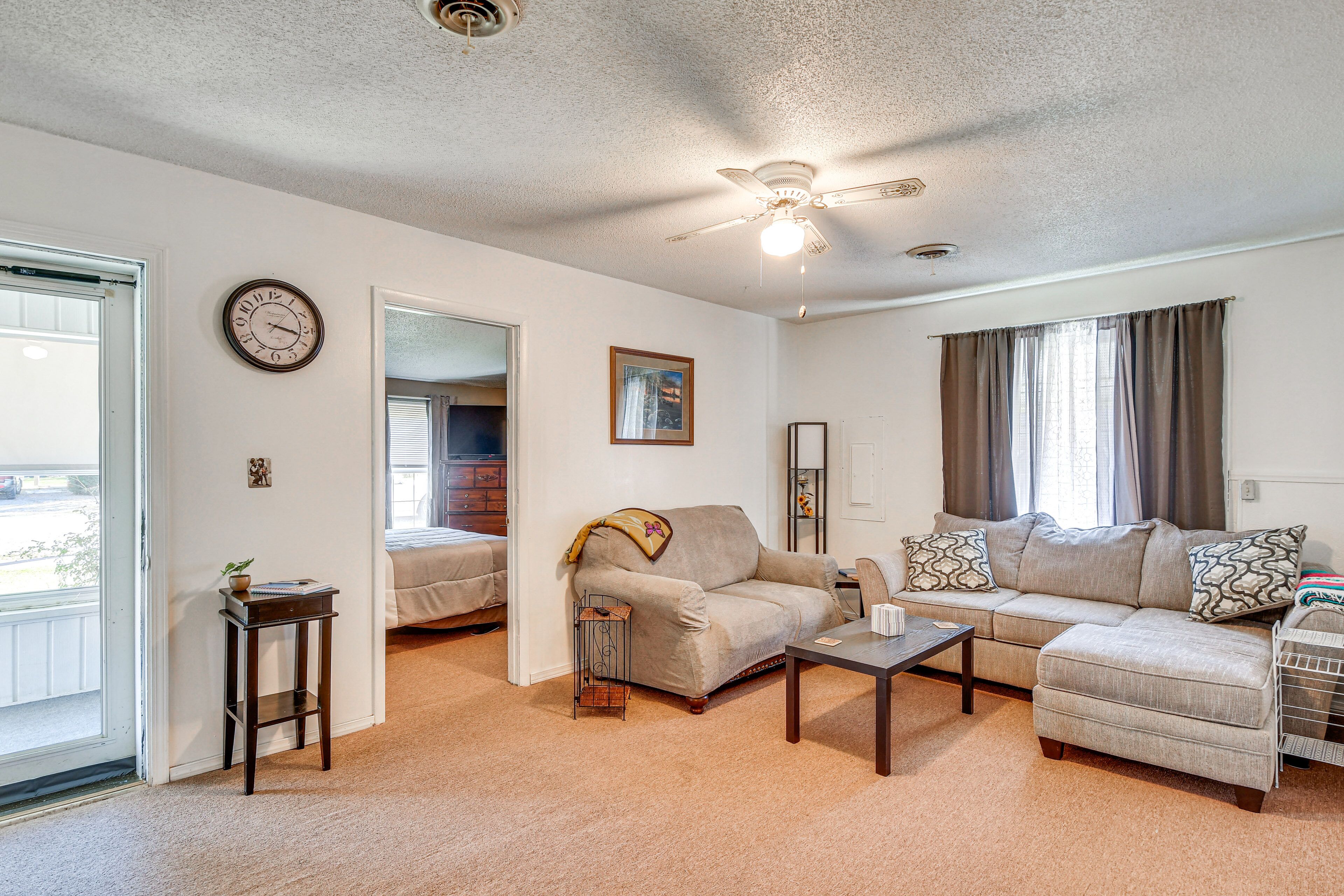 Harrisburg Home W/ Private Yard + Screened Porch! - Harrisburg, IL