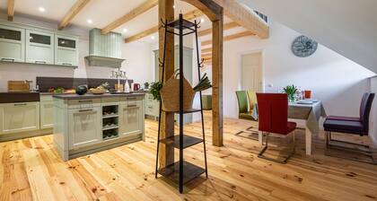 Holiday Apartment 'Suite with Rooftop Terrace' with Mountain View, Shared Pool and Wi-Fi