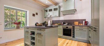 Holiday Apartment 'Suite with Rooftop Terrace' with Mountain View, Shared Pool and Wi-Fi