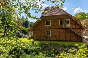 Exterior - Suite with Rooftop Terrace, Lake Access, Wi-Fi, Parking & Large Garden (Dedelstorf)