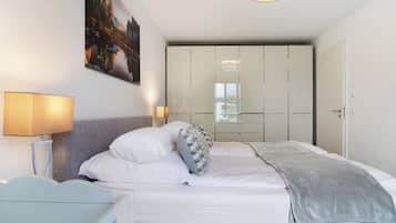 3 Schlafzimmer, BĂŒgeleisen/BĂŒgelbrett, kostenloses WLAN, BettwĂ€sche