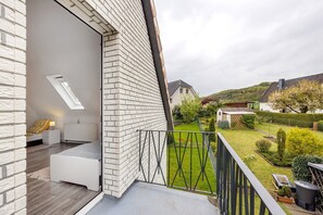 Property grounds - Inn 'Haus Am Garten' with Private Terrace, Garden and Balcony (Alfeld (Leine))