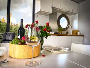 Interior - Boat 'Cosy Hannah Führerscheinfrei' with Private Terrace (Schwerin)