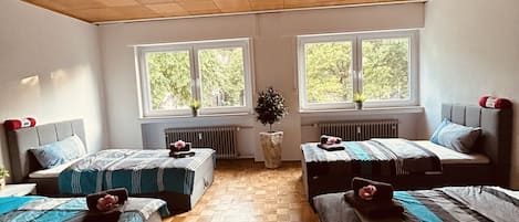 3 bedrooms, iron/ironing board, free WiFi, bed sheets