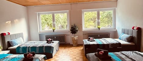 3 bedrooms, iron/ironing board, free WiFi, bed sheets