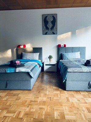 3 bedrooms, iron/ironing board, free WiFi, bed sheets