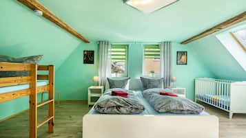 5 Schlafzimmer, Bügeleisen/Bügelbrett, kostenloses WLAN, Bettwäsche