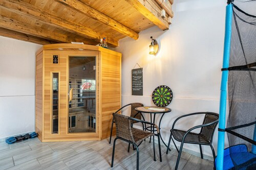 Holiday Home 'Ferienhaus Fichtelberg' with Mountain View, Private Terrace and Wi-Fi