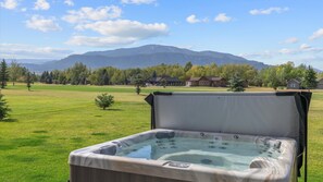 Bain à remous extérieur