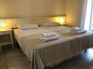 1 bedroom, iron/ironing board, free WiFi, bed sheets - Bright apartment with terrace and pool near the beach in Mijas Costa (Mijas Costa)