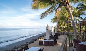 Outdoor dining - Fiji - Whyndham- Beachfront Resort- Denarau - 1 BR (Denaru Isand)