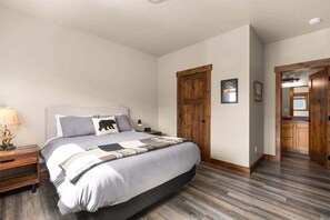 2 Schlafzimmer, Bügeleisen/Bügelbrett, Reisekinderbett, Internetzugang